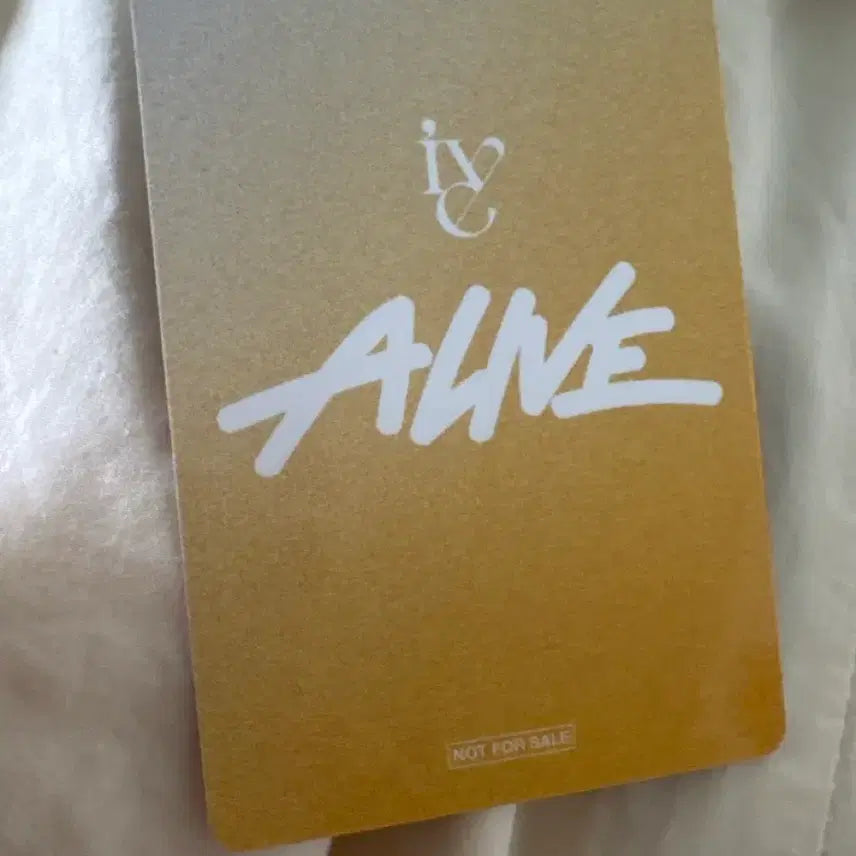 [BUNJANG] IVE (Leeseo) Photocard (Japan Edition) / 아이브 이서 포토카드 (일본판(?) )