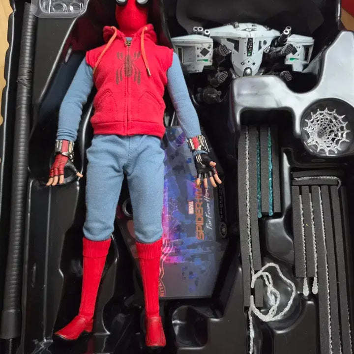 [BUNJANG] Hot Toys Homecoming Homemade Suit Action Figure / 핫토이 홈커밍 홈메이드슈트