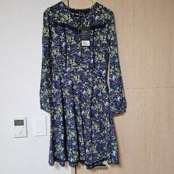 [BUNJANG] LeShop Floral Midi Dress / 르샵 플라워 미디원피스(텍달린새상품)55