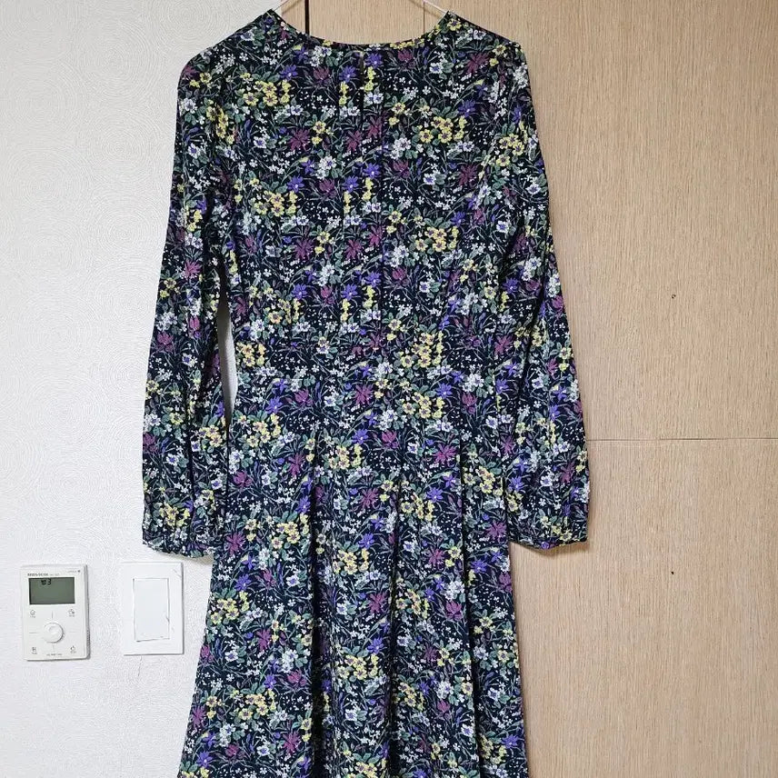 [BUNJANG] LeShop Floral Midi Dress / 르샵 플라워 미디원피스(텍달린새상품)55