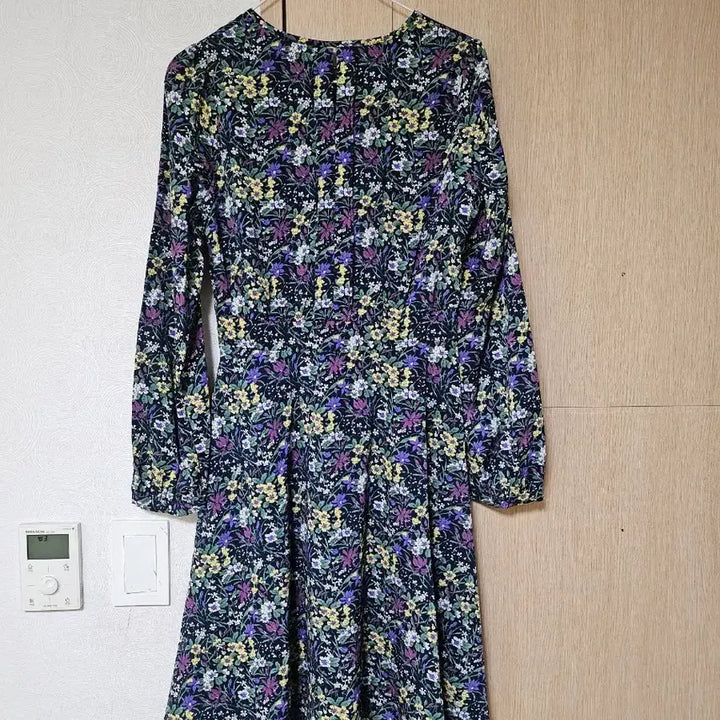 [BUNJANG] LeShop Floral Midi Dress / 르샵 플라워 미디원피스(텍달린새상품)55