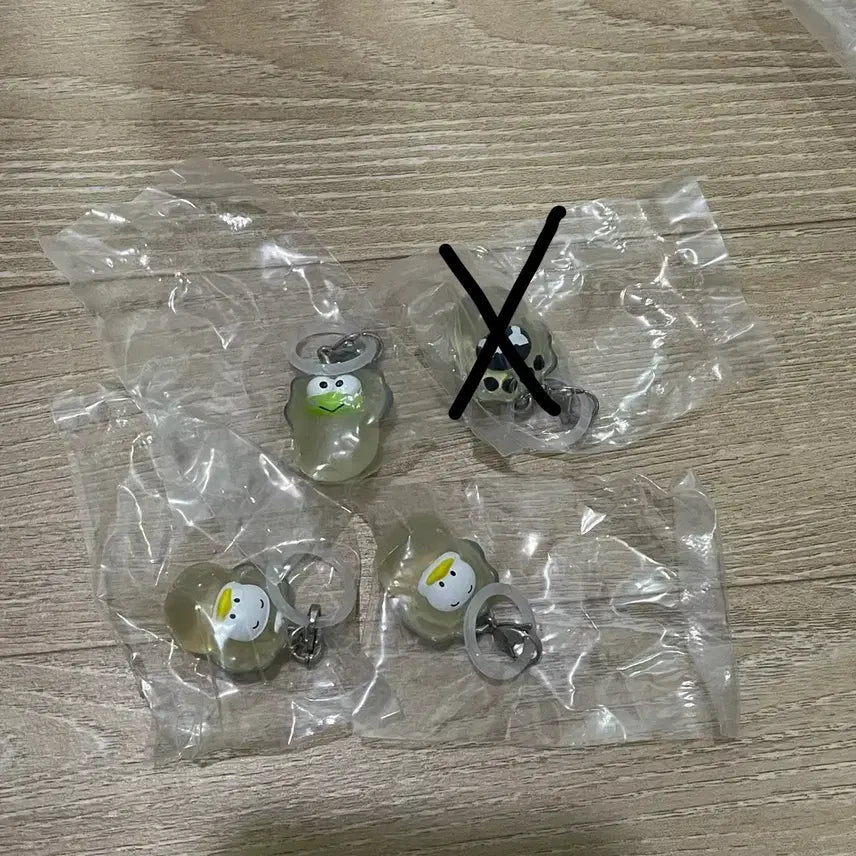 [BUNJANG] Sanrio Happy Danbi Oyster Mark Gacha (Keroppi, Pekkle) / 산리오 해피단브이 굴 메지루시 가챠 (케로,페클)