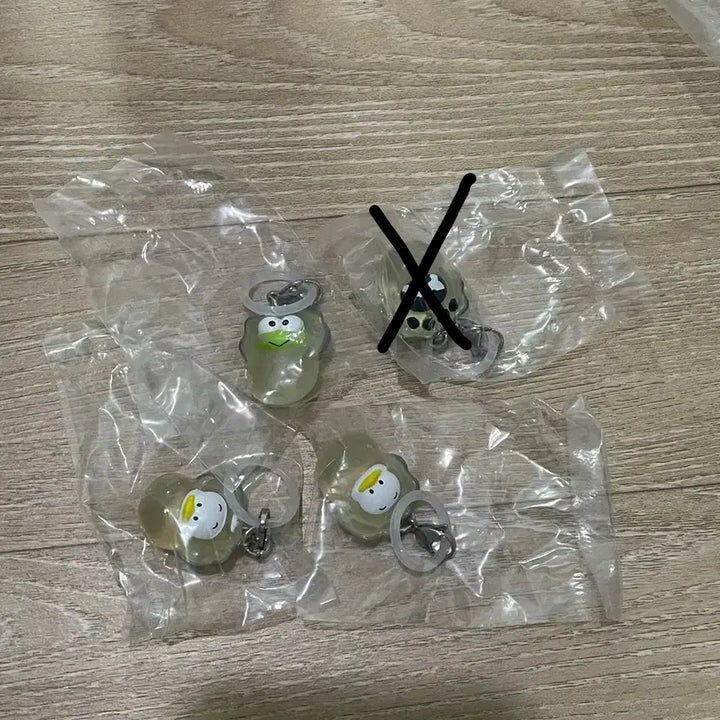 [BUNJANG] Sanrio Happy Danbi Oyster Mark Gacha (Keroppi, Pekkle) / 산리오 해피단브이 굴 메지루시 가챠 (케로,페클)