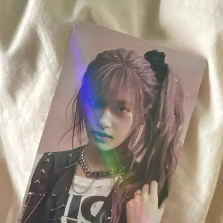 [BUNJANG] IVE (Leeseo) Hologram Photocard (Youngpoong Bookstore) / 아이브 이서 홀로그램 포카(영풍문구)