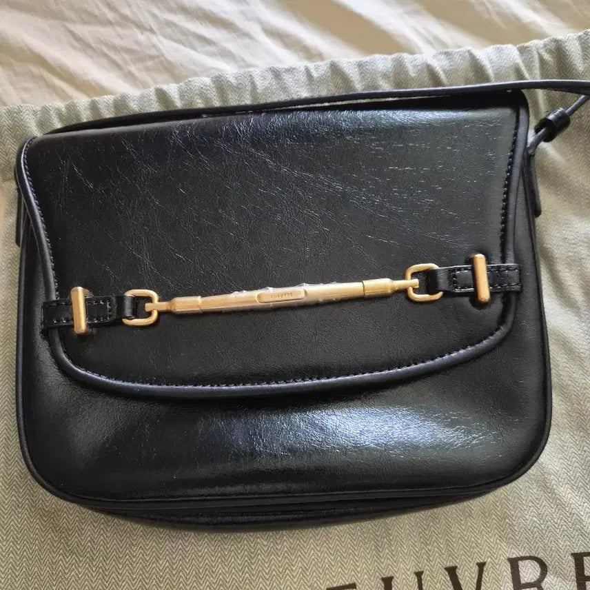 [BUNJANG] LOEUVRE Black Leather Crossbody Bag / LOEUVRE 루에브르 블랙 가죽 크로스백
