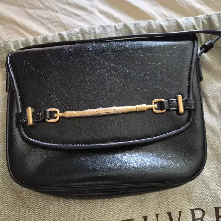 [BUNJANG] LOEUVRE Black Leather Crossbody Bag / LOEUVRE 루에브르 블랙 가죽 크로스백