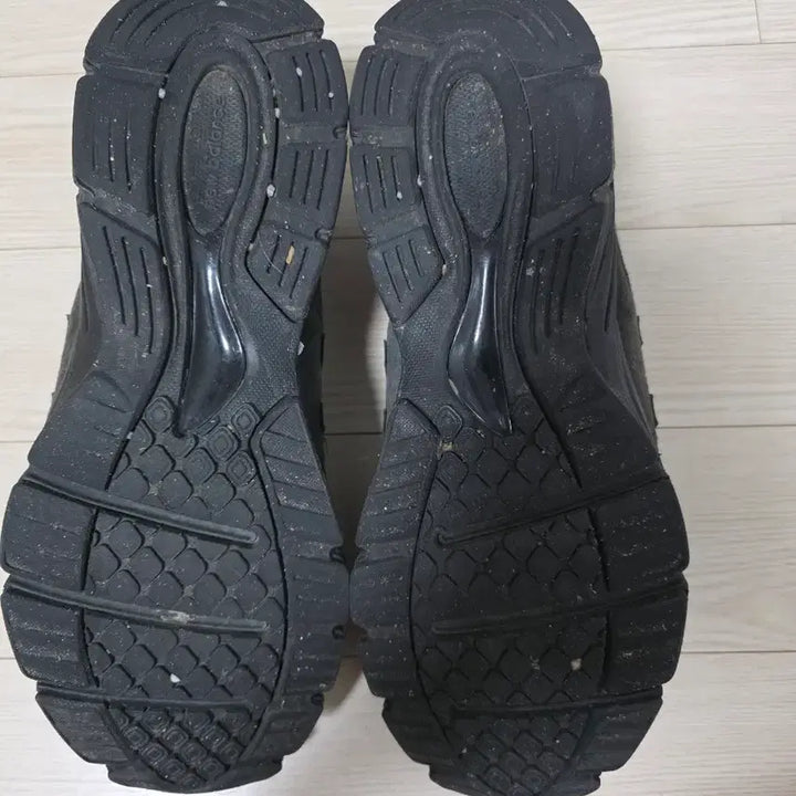 [SOLD OUT] 뉴발란스 자운드 네이비 990v4 285