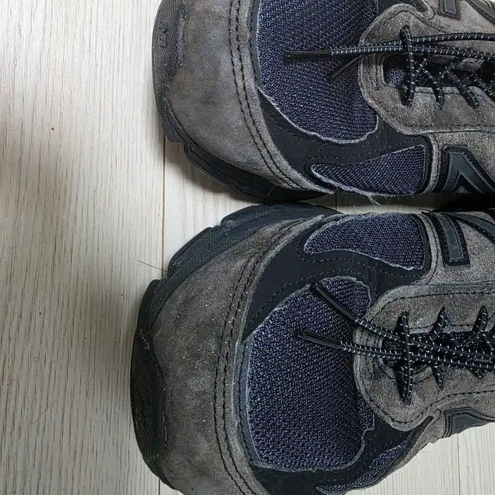 [SOLD OUT] 뉴발란스 자운드 네이비 990v4 285