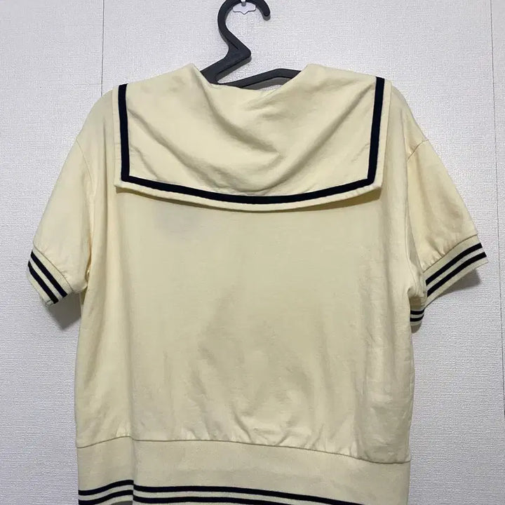 [BUNJANG] Rola Rola Sailor Collar T-shirt / 로라로라 세일러 카라 티셔츠 21SS