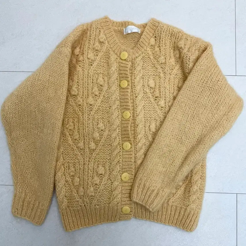 [BUNJANG] Yellow Pom Pom Cardigan / 노랑 폼폼이 가디건