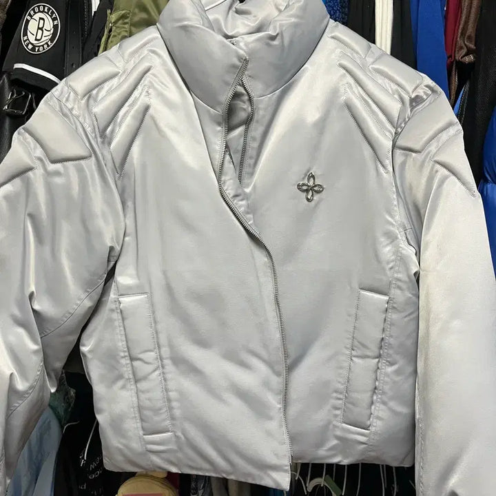 [BUNJANG] Surgery Biker Embossed Puffer Jacket Gray L / 써저리 바이커 엠보싱 푸퍼 자켓 그레이 L판매 쿨거 시 네고