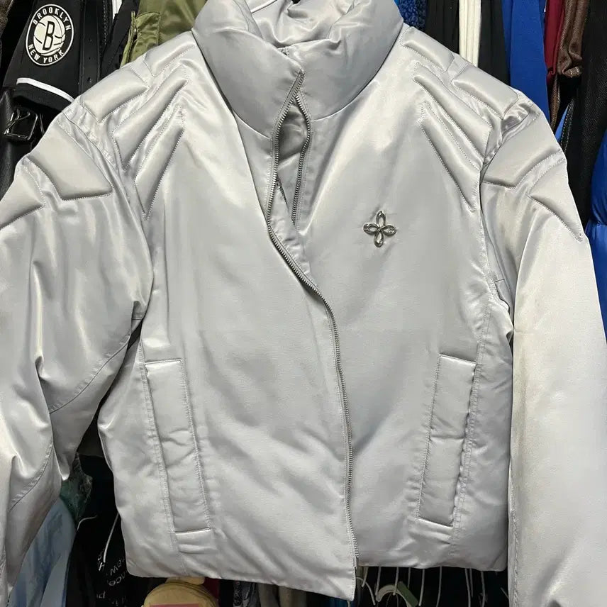 [BUNJANG] Surgery Biker Embossed Puffer Jacket Gray L / 써저리 바이커 엠보싱 푸퍼 자켓 그레이 L판매 쿨거 시 네고