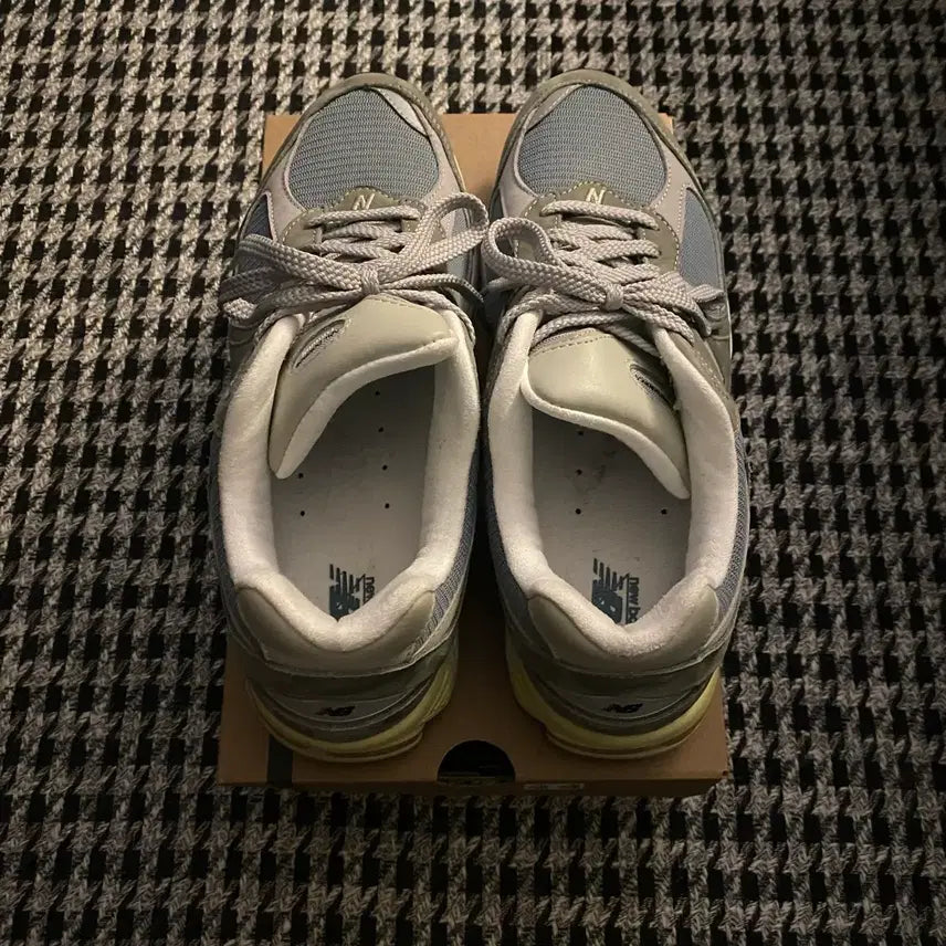 [BUNJANG] New Balance 2002R Cool Grey Sneakers / [무료배송] 뉴발란스 2002R Cool Grey 280