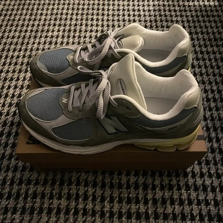 [BUNJANG] New Balance 2002R Cool Grey Sneakers / [무료배송] 뉴발란스 2002R Cool Grey 280