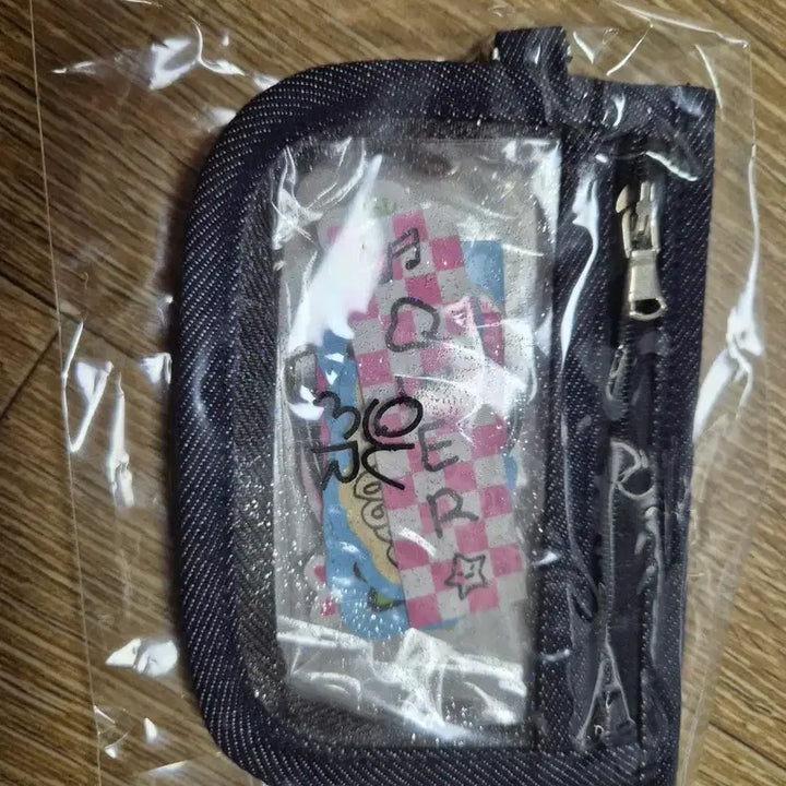 [BUNJANG] qwer Weverse Con Pouch and Sticker Set / qwer 위버스콘 파우치 및 스티커 세트