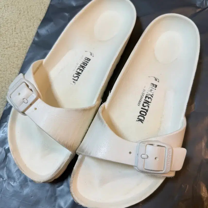 [BUNJANG] Birkenstock Arizona Sandals White / 버켄스탁 아리조나 슬리퍼 화이트