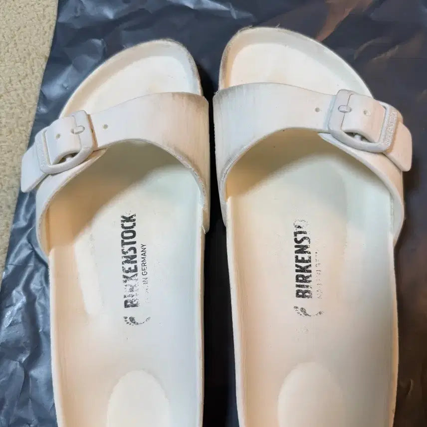 [BUNJANG] Birkenstock Arizona Sandals White / 버켄스탁 아리조나 슬리퍼 화이트