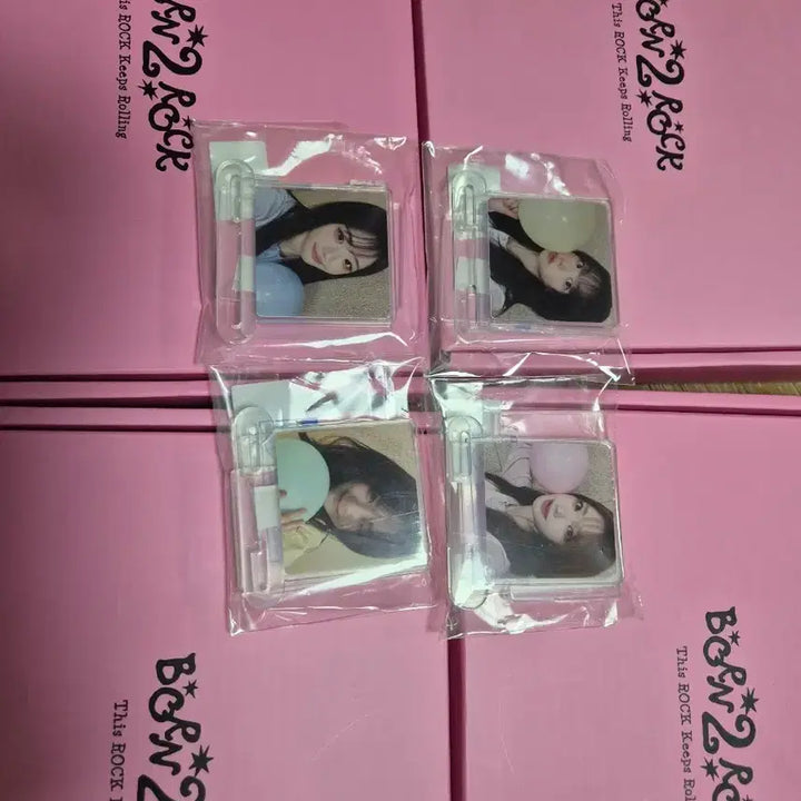 [BUNJANG] qwer 2주년 팝업 라이트스테이지 일괄 / qwer 2주년 팝업 라이트스테이지 일괄