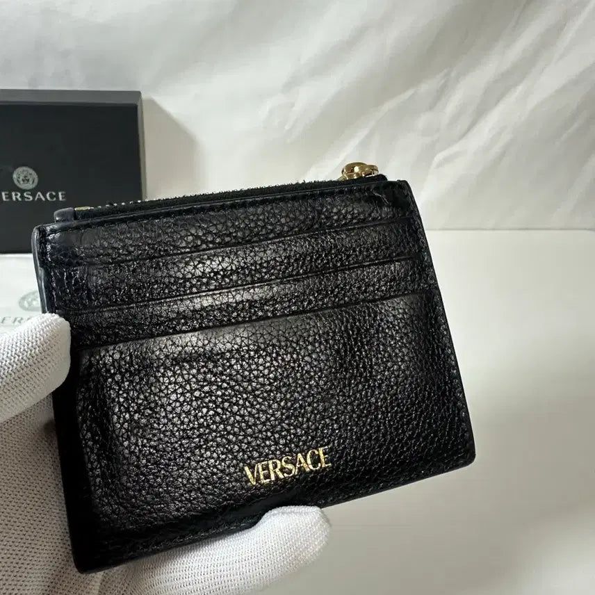 [BUNJANG] Versace V Logo Zipper Card Holder Black / 베르사체 V로고 지퍼 카드지갑 블랙 (OS)