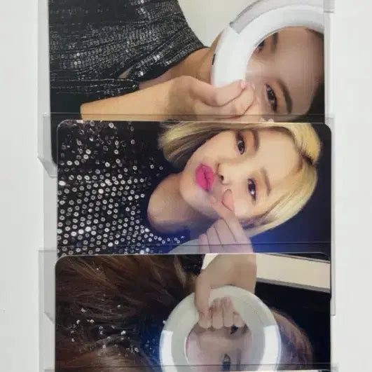 [BUNJANG] ITZY Light Ring Ver.1 (Includes Photocard) / 있지 라이트링 응원봉 ver.1  (라이트링 포카 포함)