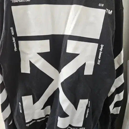 [SOLD OUT] 오프화이트 맨투맨.  M