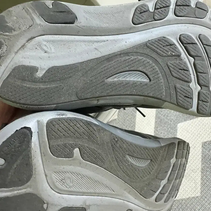 [BUNJANG] Asics Gel Kayano 31 Gray Sneakers / 아식스 젤 카야노 31 250사이즈 그레이