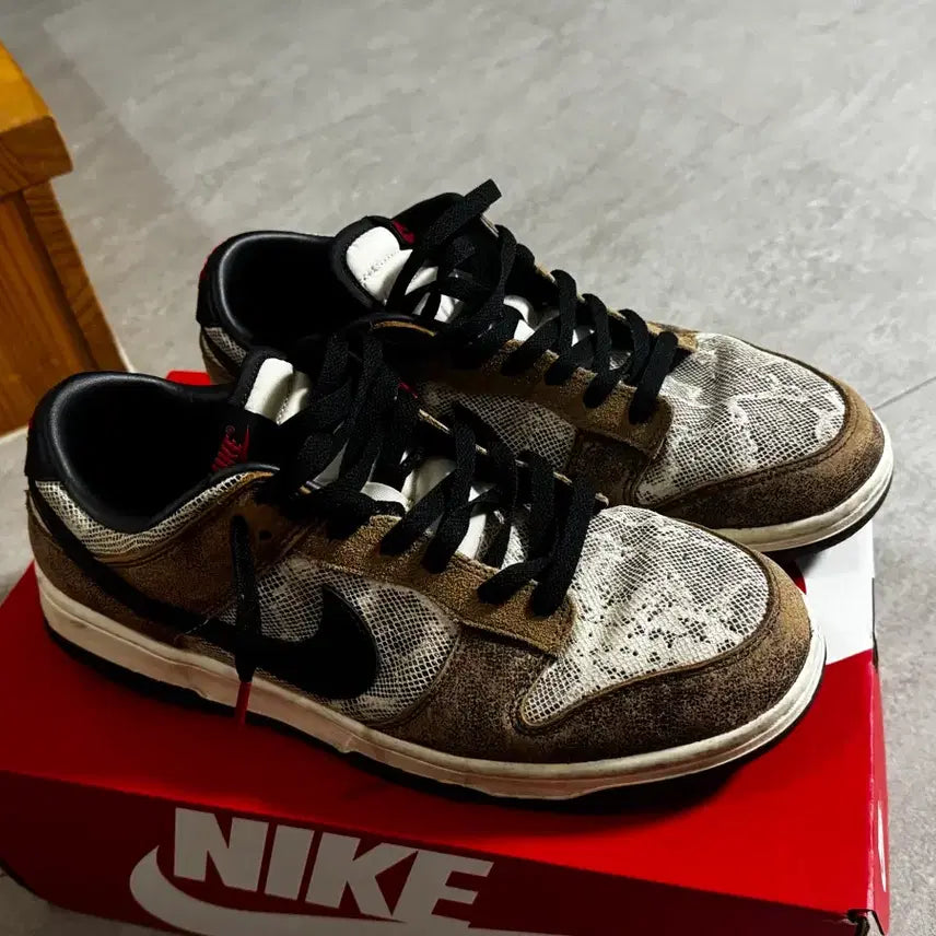 [BUNJANG] Nike Dunk Low Premium Head To Head Sneakers / 나이키 덩크 로우 프리미엄 헤드 투 헤드