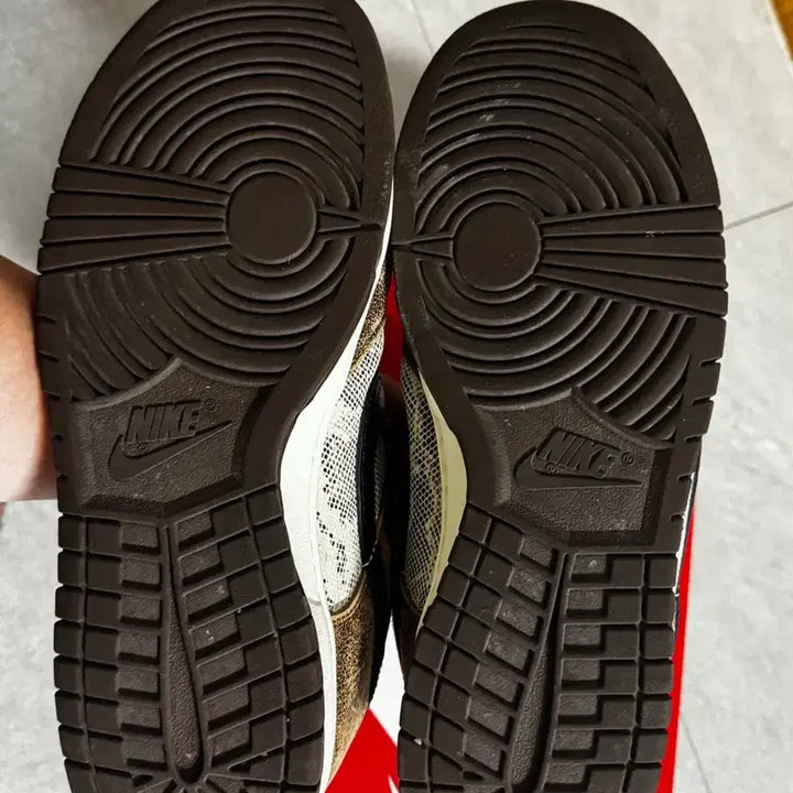 [BUNJANG] Nike Dunk Low Premium Head To Head Sneakers / 나이키 덩크 로우 프리미엄 헤드 투 헤드