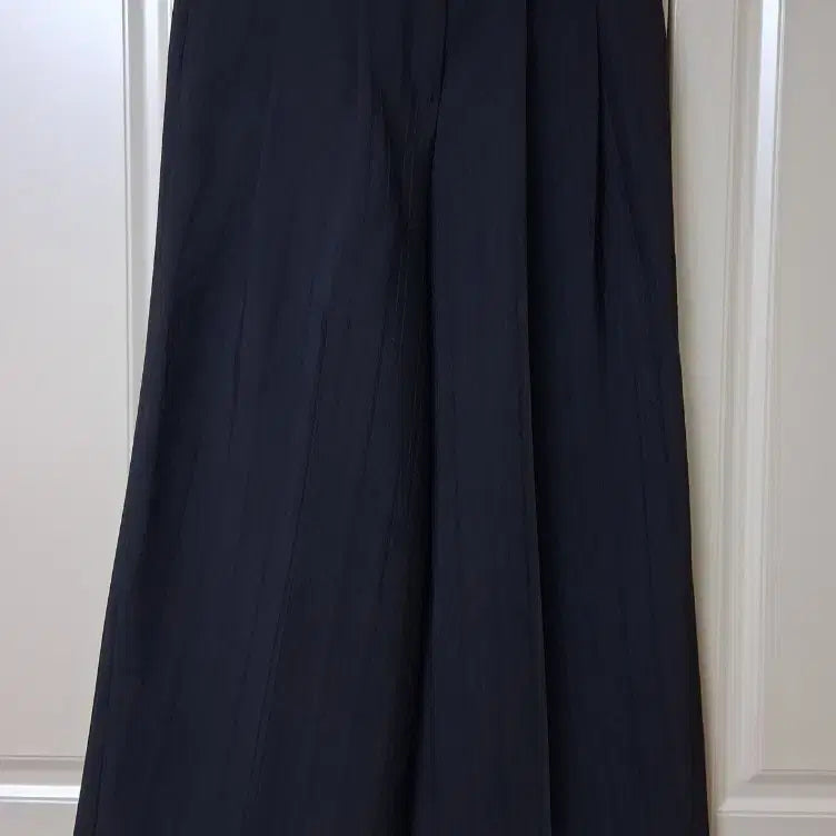 [BUNJANG] ORR Tucked Wide Low Waist Slacks / 오르ORR 핀턱와이드핏 로우웨이스트M66 오르슬랙스와이드팬츠