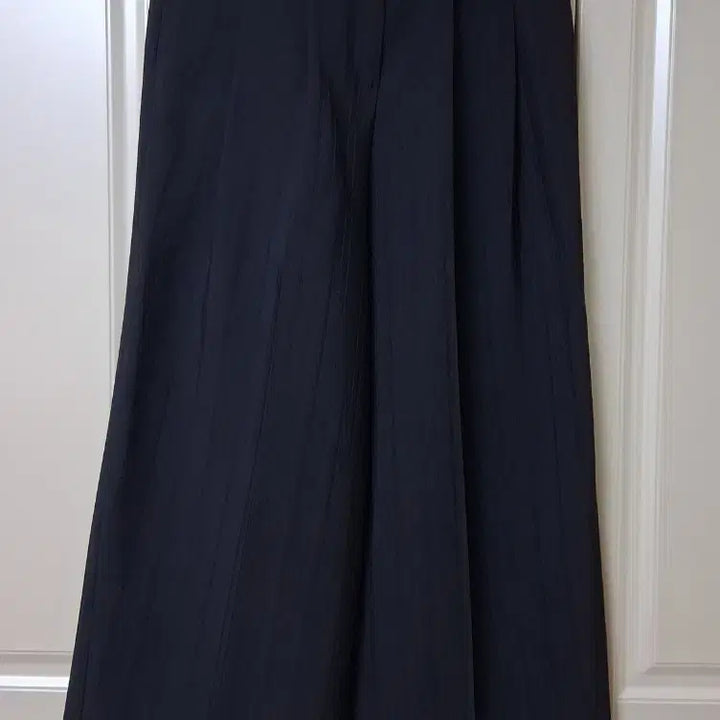 [BUNJANG] ORR Tucked Wide Low Waist Slacks / 오르ORR 핀턱와이드핏 로우웨이스트M66 오르슬랙스와이드팬츠