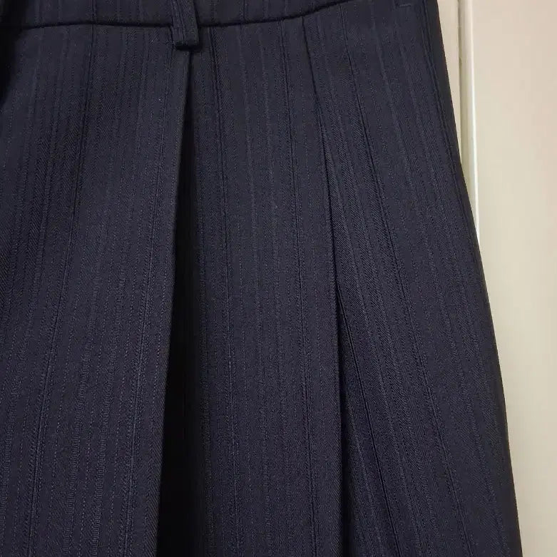 [BUNJANG] ORR Tucked Wide Low Waist Slacks / 오르ORR 핀턱와이드핏 로우웨이스트M66 오르슬랙스와이드팬츠