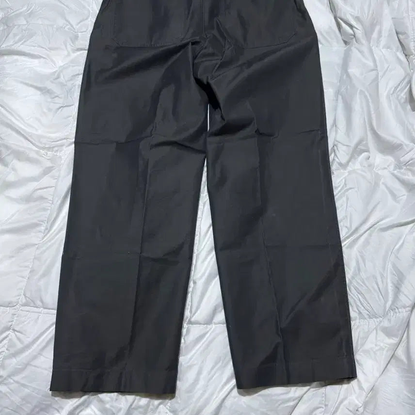 [SOLD OUT] [02] 어나더오피스 AW 산티아고 치노팬츠 그래파이트