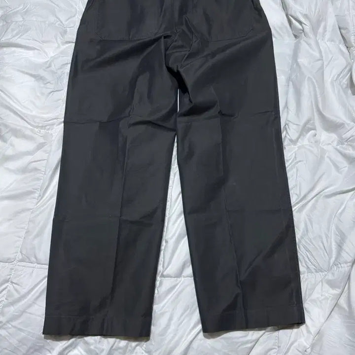 [SOLD OUT] [02] 어나더오피스 AW 산티아고 치노팬츠 그래파이트