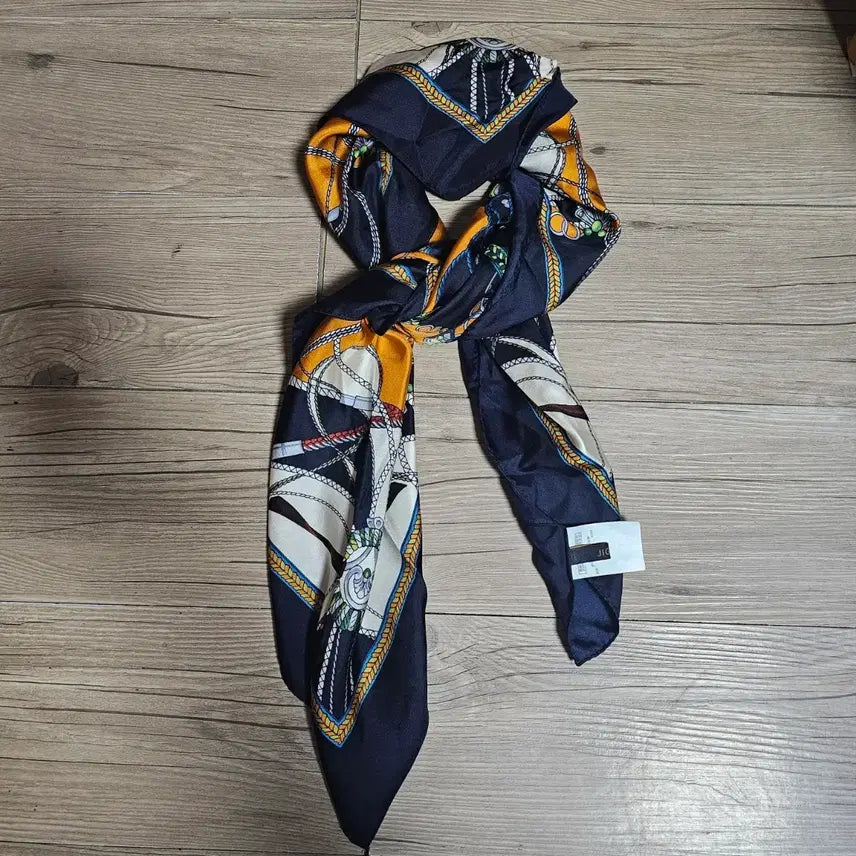 [BUNJANG] Jigott Silk Scarf / 지고트 실크 스카프 판매합니다~~
