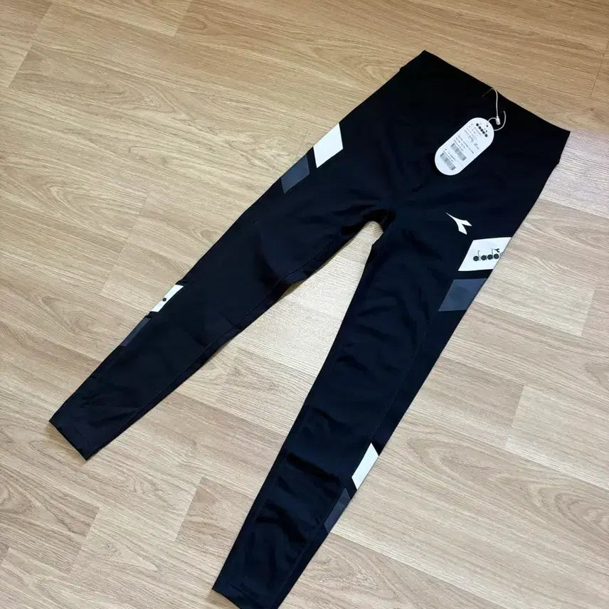 [BUNJANG] Diadora Sports Leggings Black S / 디아도라 스포츠 레깅스 새상품 S