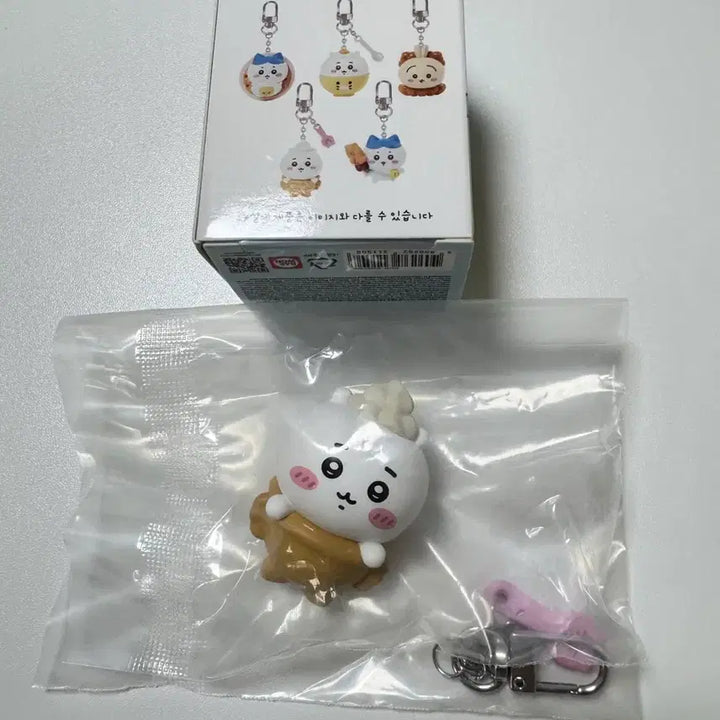 [BUNJANG] Kakao Friends x Hachireru &amp; Chiikawa Collaboration Random Figure Keyring Bundle Set / 일괄 먼작귀 카카오프렌즈 랜덤 피규어 키링 하치레와 치이카와