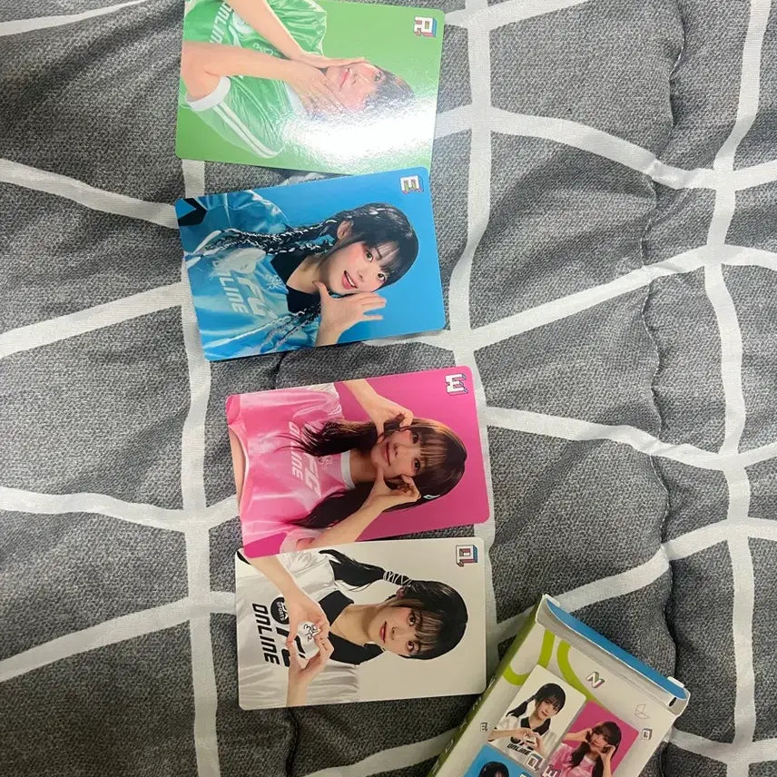 [BUNJANG] QWER FIFA Extended Desk Mat Photocard / QWER 피파 장패드 포토카드