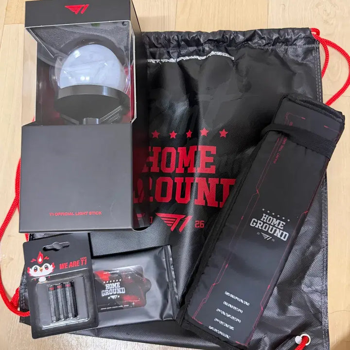 [BUNJANG] T1 Official Lightstick, Cushion, and Homeground Bag Bundle Set / 티원 응원봉 방석 홈그라운드