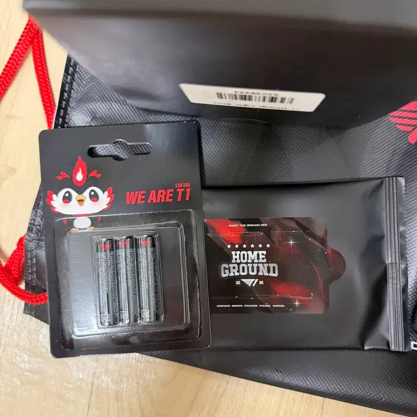 [BUNJANG] T1 Official Lightstick, Cushion, and Homeground Bag Bundle Set / 티원 응원봉 방석 홈그라운드