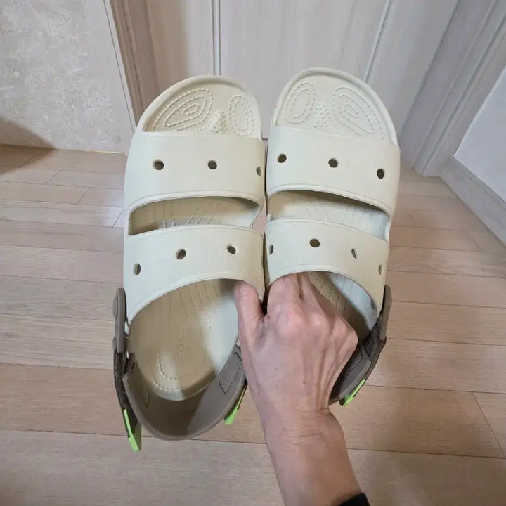 [SOLD OUT] 크록스 올터레인 샌들