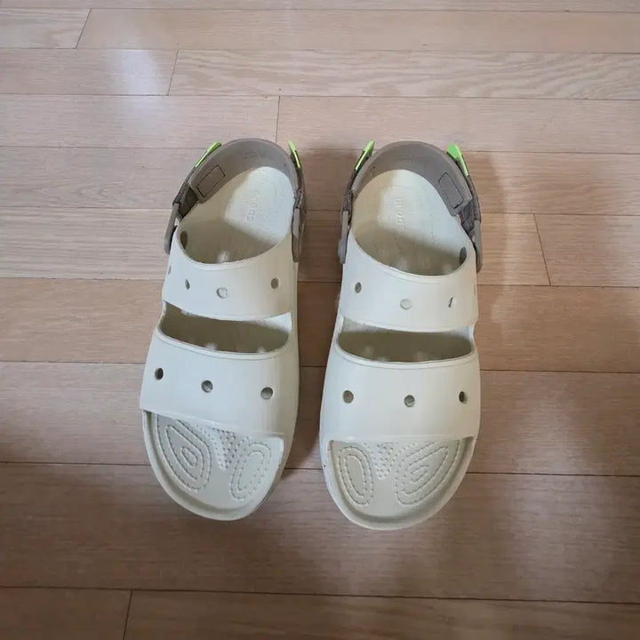[SOLD OUT] 크록스 올터레인 샌들