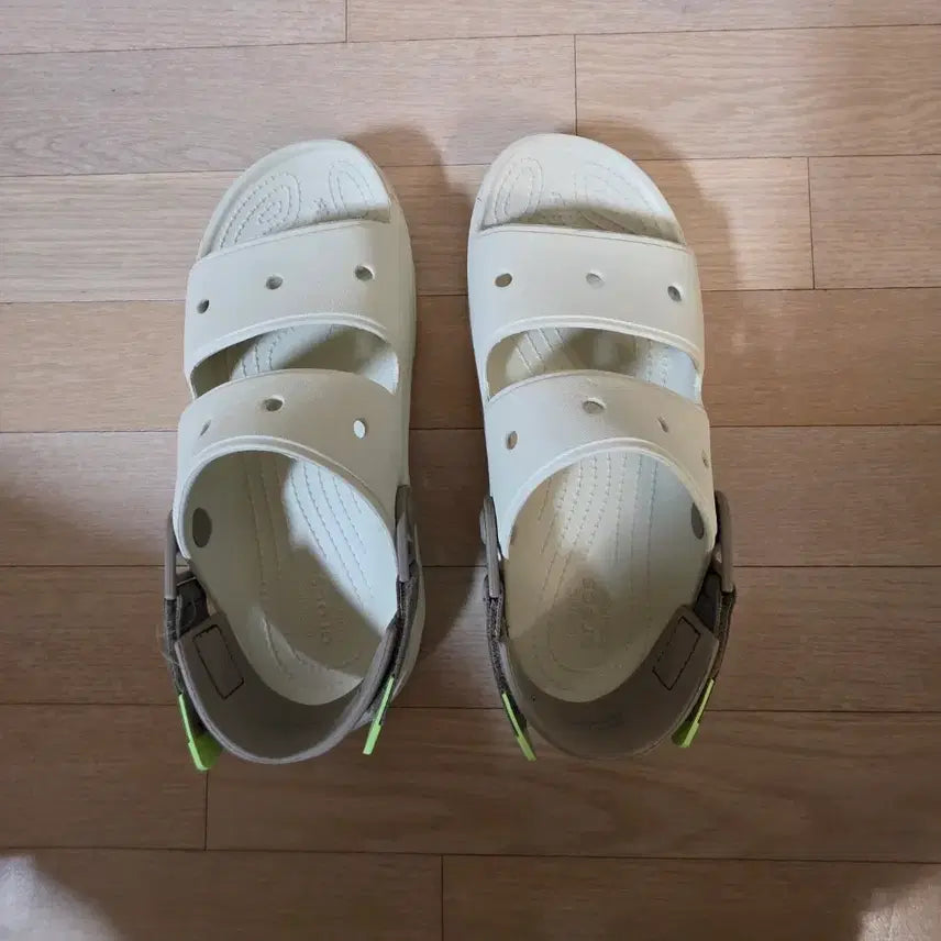 [SOLD OUT] 크록스 올터레인 샌들