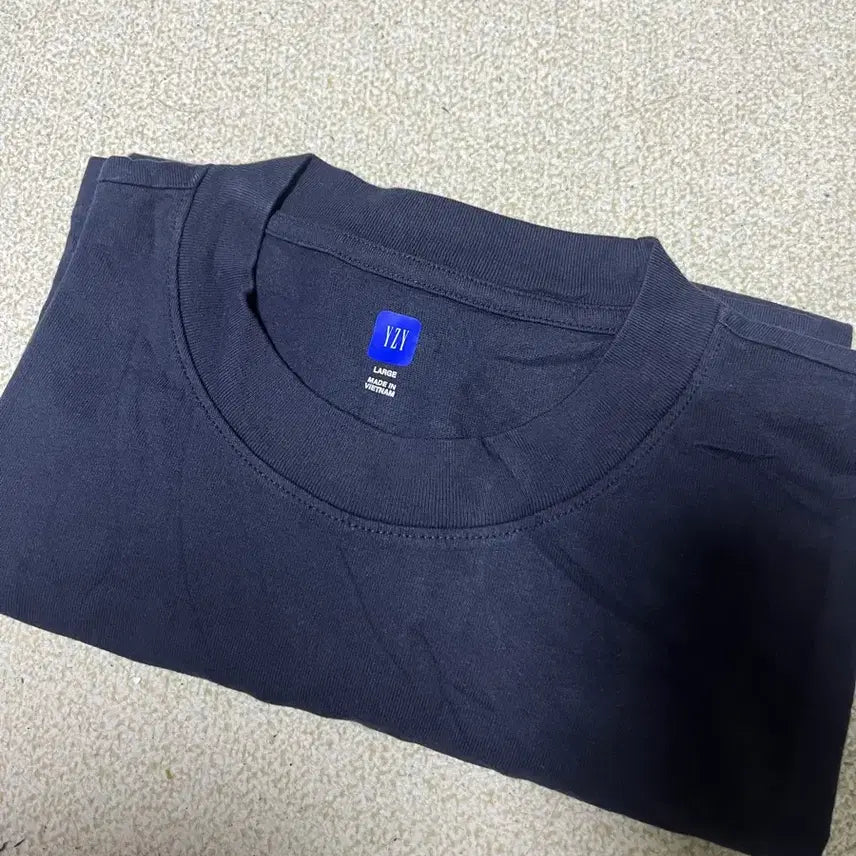 [SOLD OUT] 칸예 이지갭 숏슬리브 반팔 네이비 L 새상품