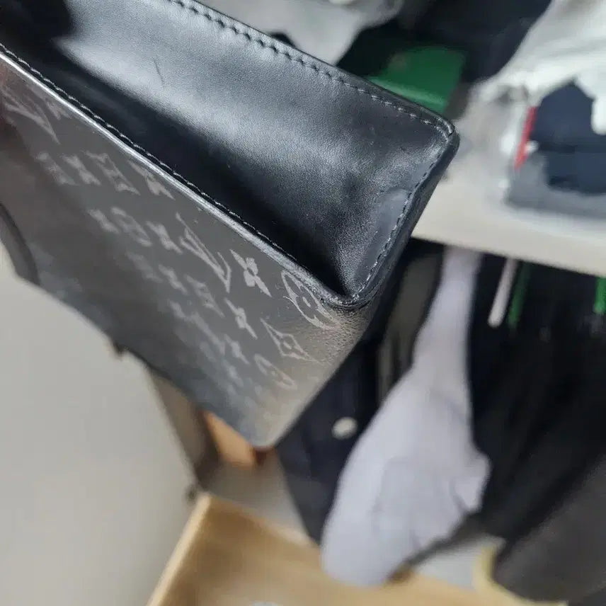 [BUNJANG] Louis Vuitton Monogram Clutch / 루이비통 모노그램 클러치 블랙