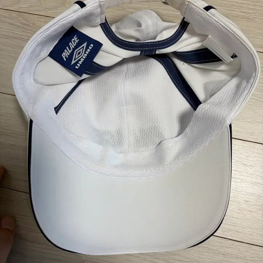 [BUNJANG] Palace x Umbro Cap White / 팔라스 x 엄브로 캡 화이트 - 24SS