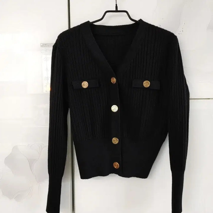[SOLD OUT] 블랙 금장 버튼 가디건
