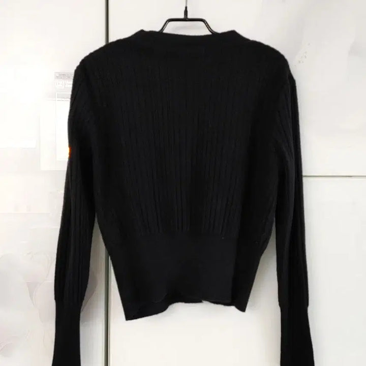[SOLD OUT] 블랙 금장 버튼 가디건