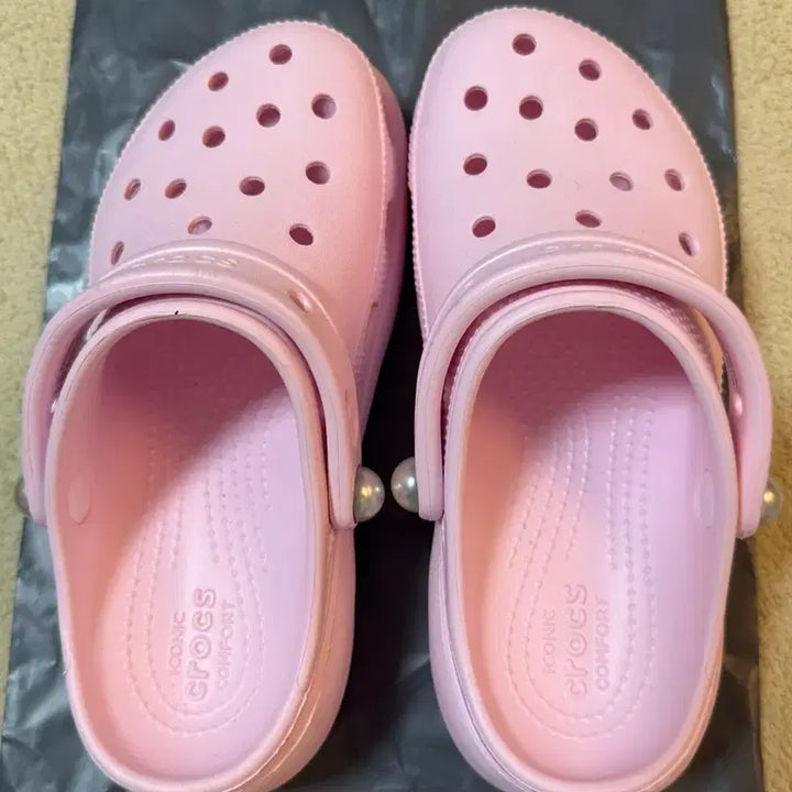 [BUNJANG] Crocs Pink Platform Sandals / 통굽 크록스 핑크 220