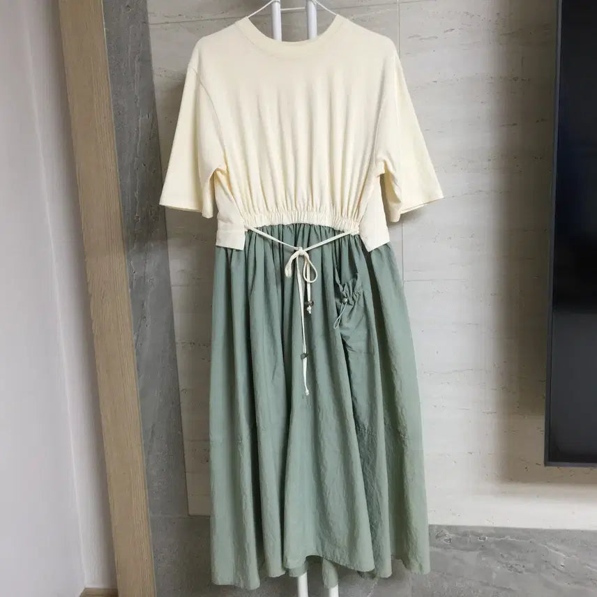 [BUNJANG] Ozzoq 22 Two-Tone Shirring Strap Long Dress / 오조크 22 투톤 셔링 스트랩 롱 원피스 free