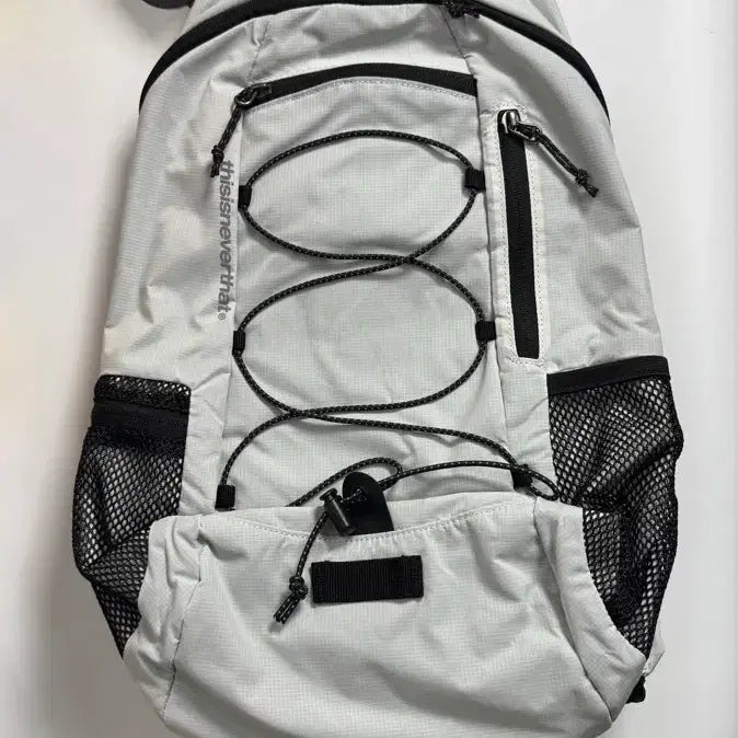 [BUNJANG] Thisisneverthat Traveler FT 15 Backpack Cream / 디스이즈네버댓 트래블러 FT 15 백팩 크림